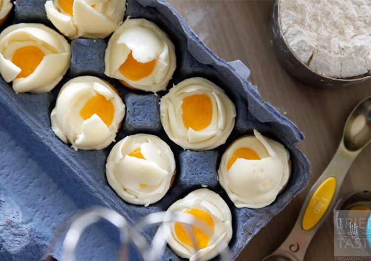 cupcakes that look like cracked eggs