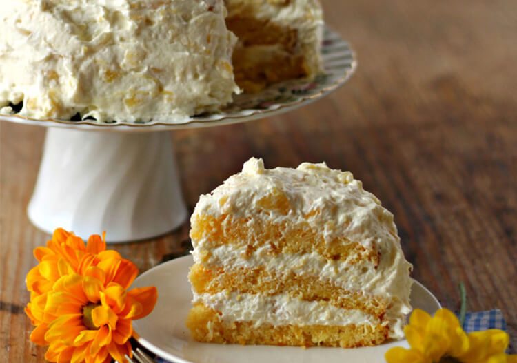 cake made with mandarin oranges and pineapple